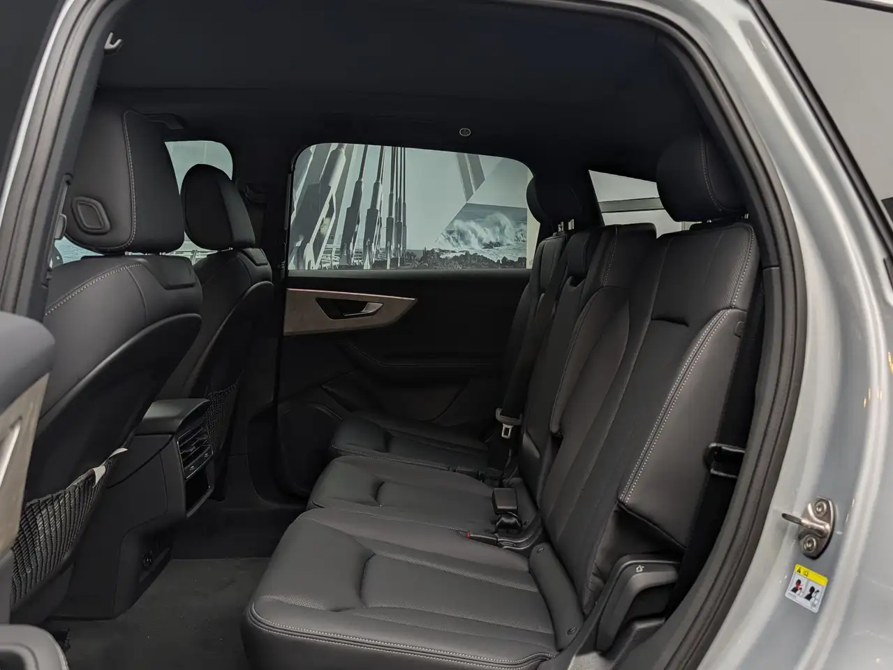 Audi Q7 - Image 6