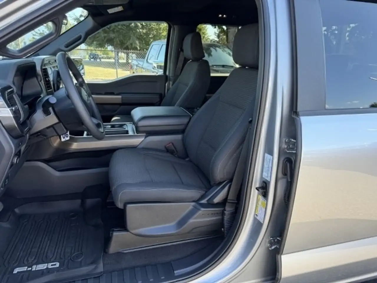 Ford F-150 - Image 8