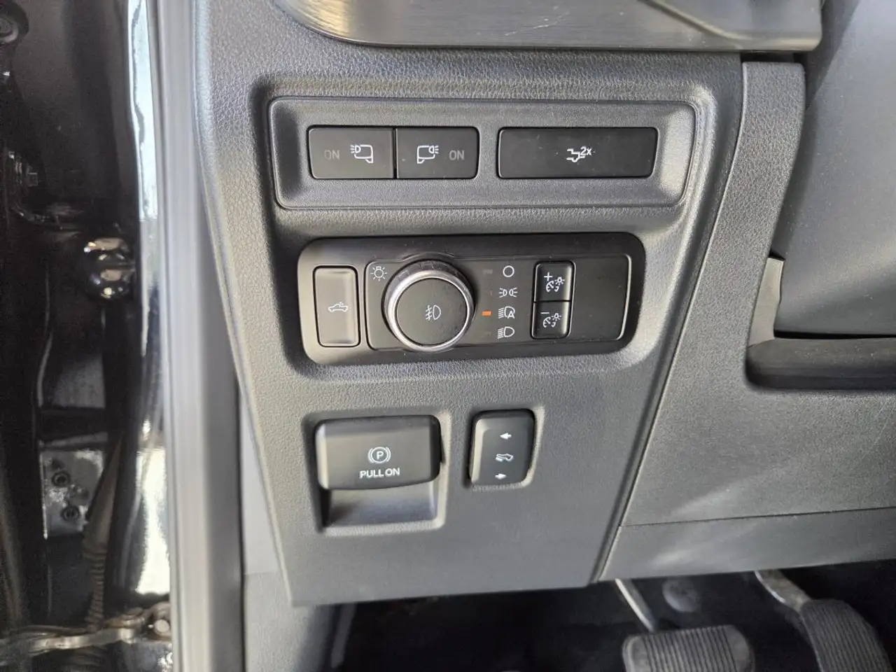 Ford F-150 - Image 12