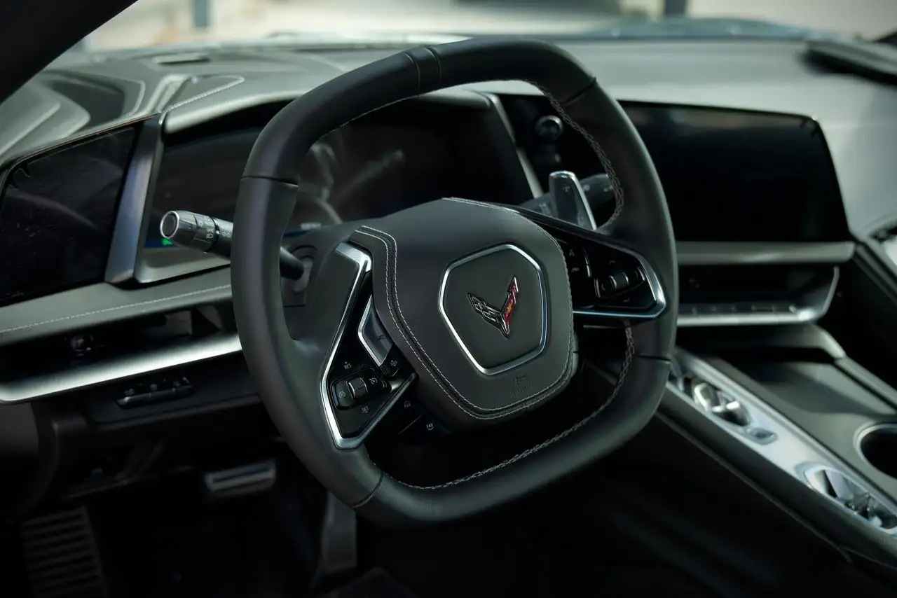 Chevrolet Corvette - Image 18