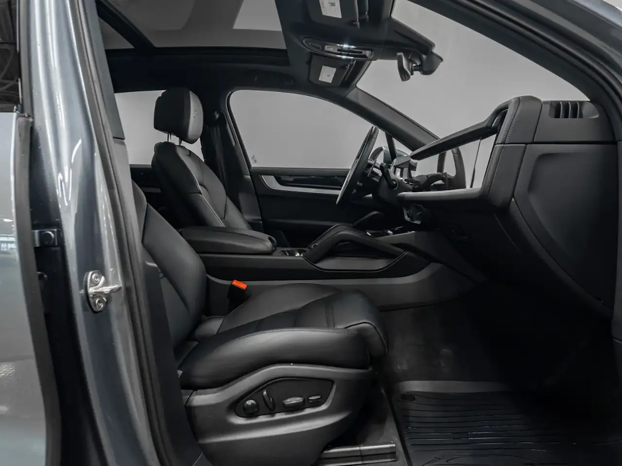 Porsche Cayenne - Image 5