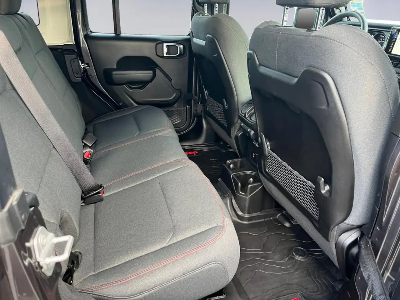 Jeep Wrangler - Image 10