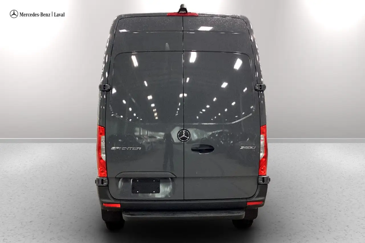Mercedes-Benz Sprinter 2500 - Image 5