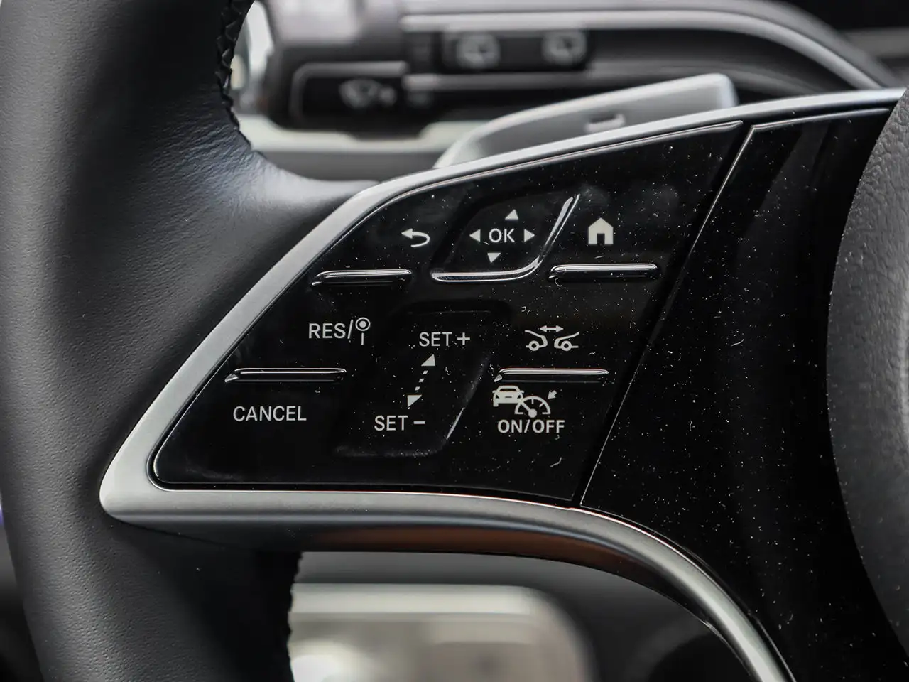 Mercedes-Benz GLE - Image 21