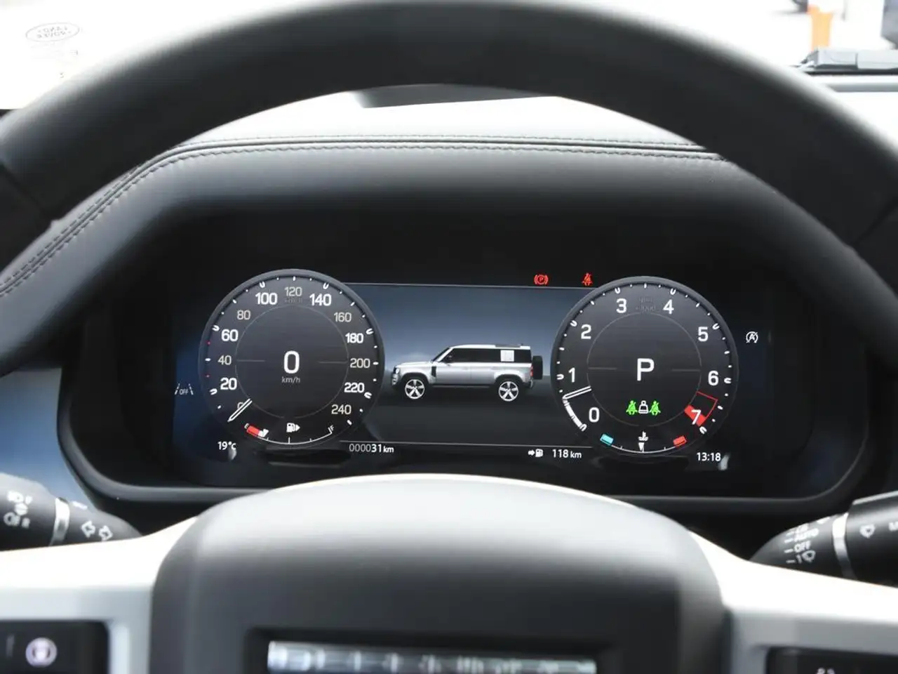 Land Rover Defender - Image 15