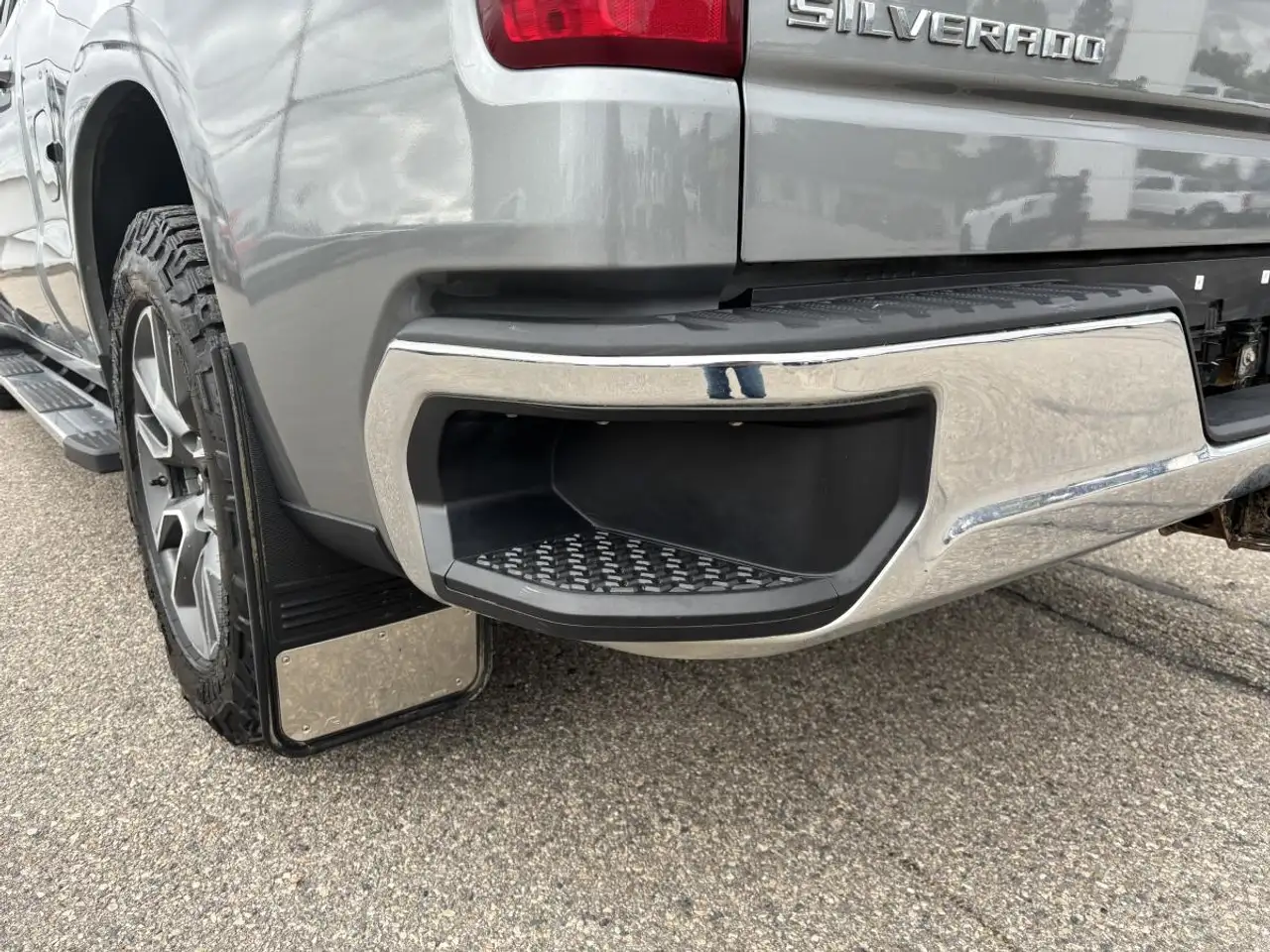 Chevrolet Silverado 1500 - Image 30