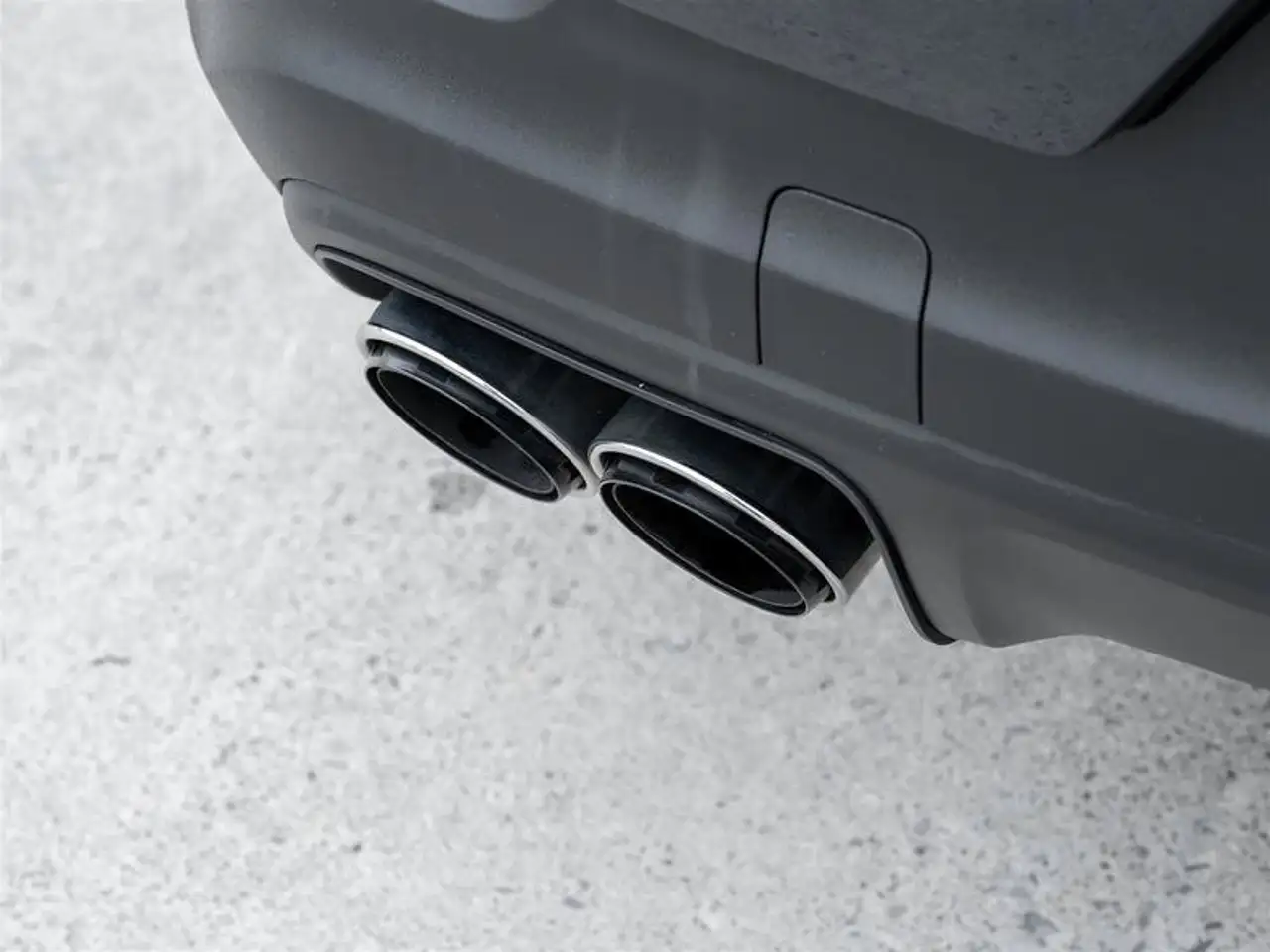 Porsche Cayenne - Image 11