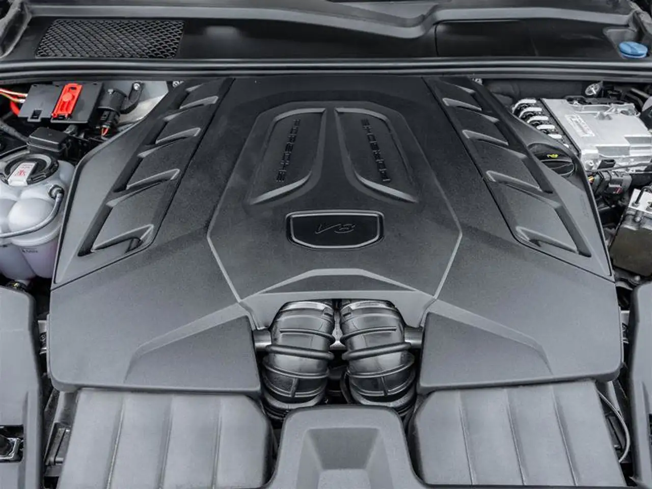Porsche Cayenne - Image 16