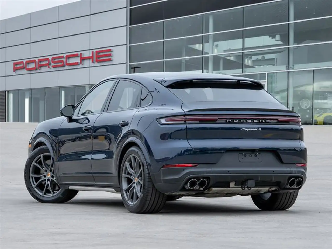 Porsche Cayenne - Image 4