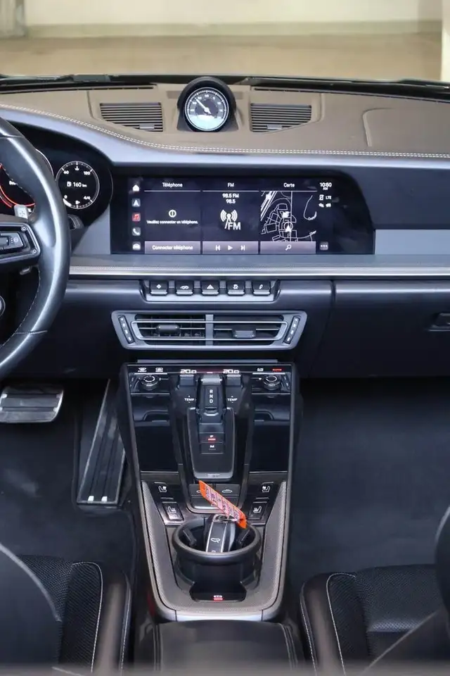 Porsche 911 - Image 21