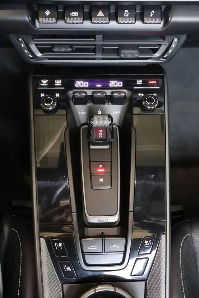 Porsche 911 - Image 25