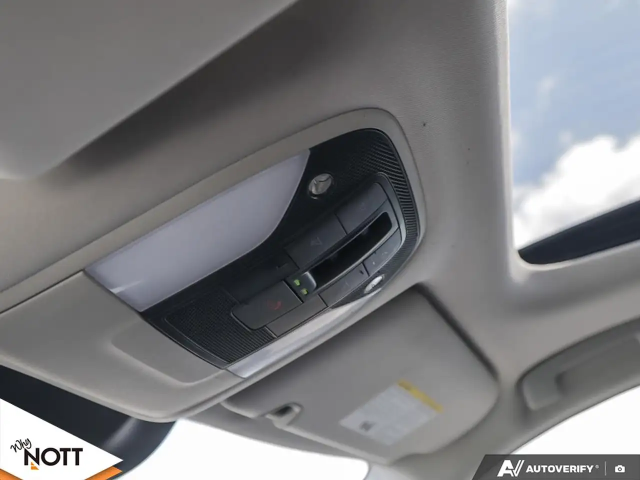 Infiniti QX60 - Image 22