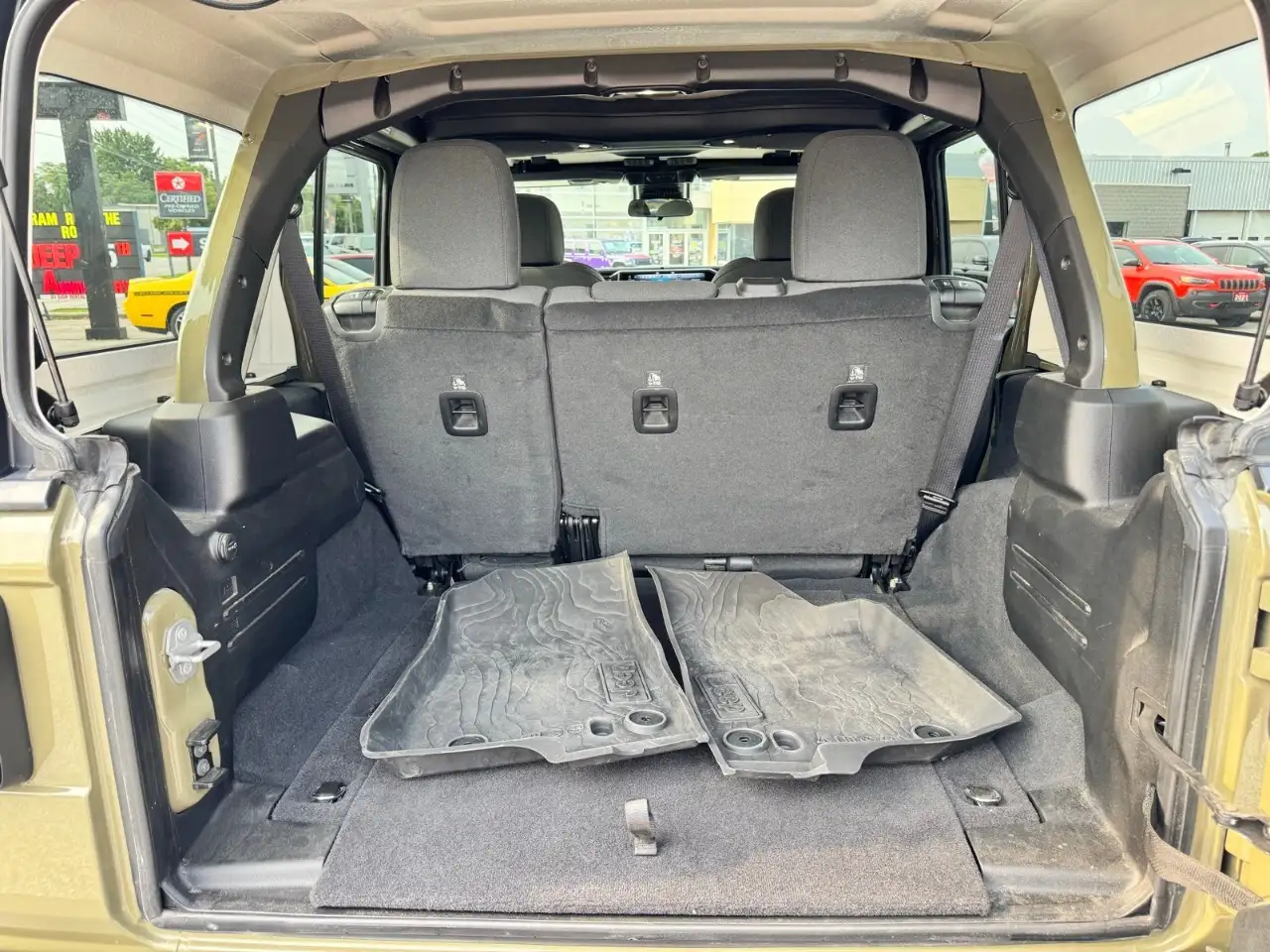 Jeep Wrangler - Image 27