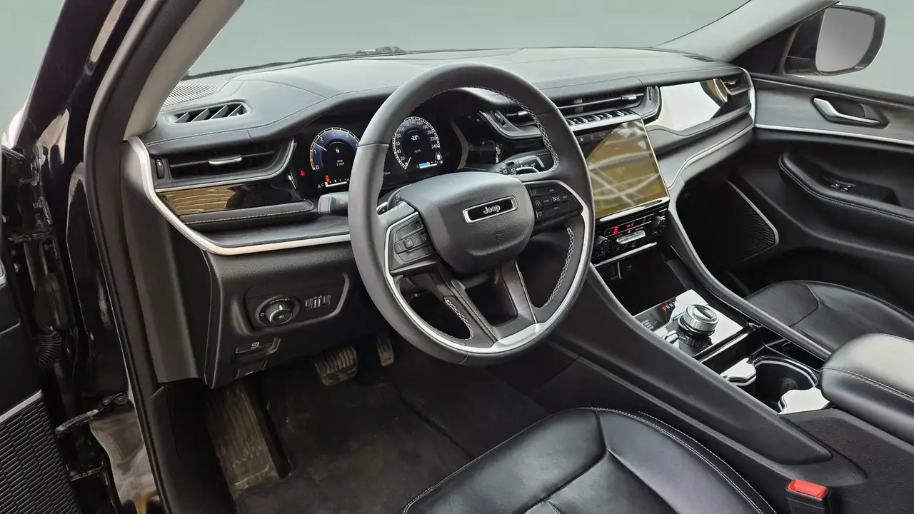 Jeep Grand Cherokee - Image 6
