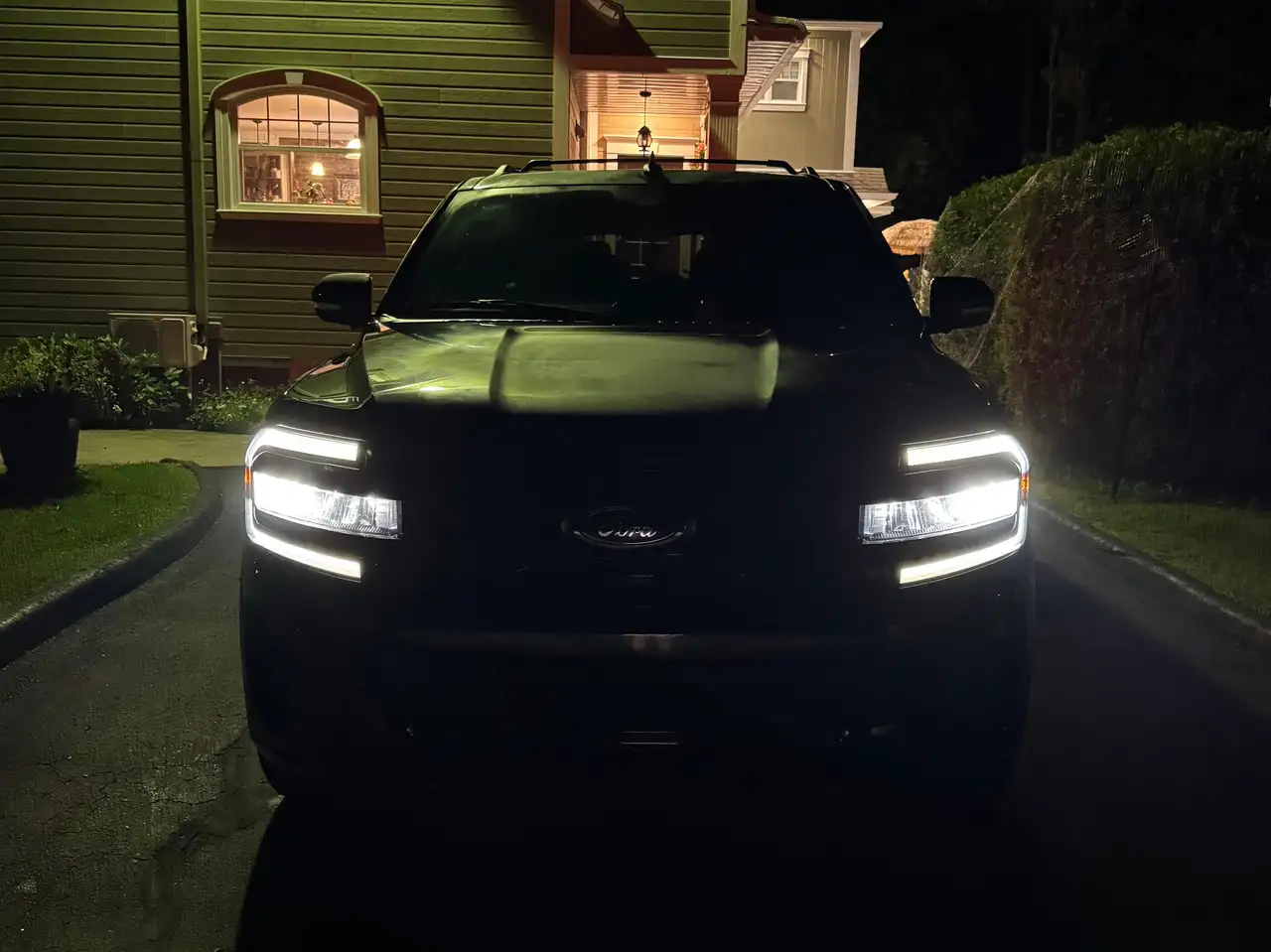 Ford Expedition - Image 20