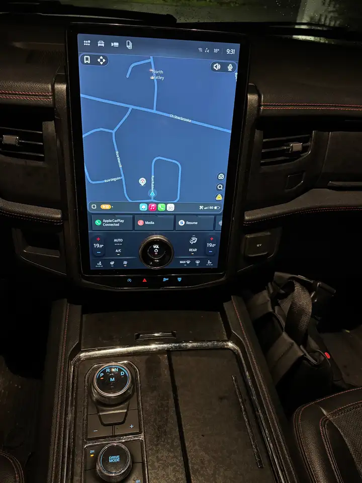 Ford Expedition - Image 17