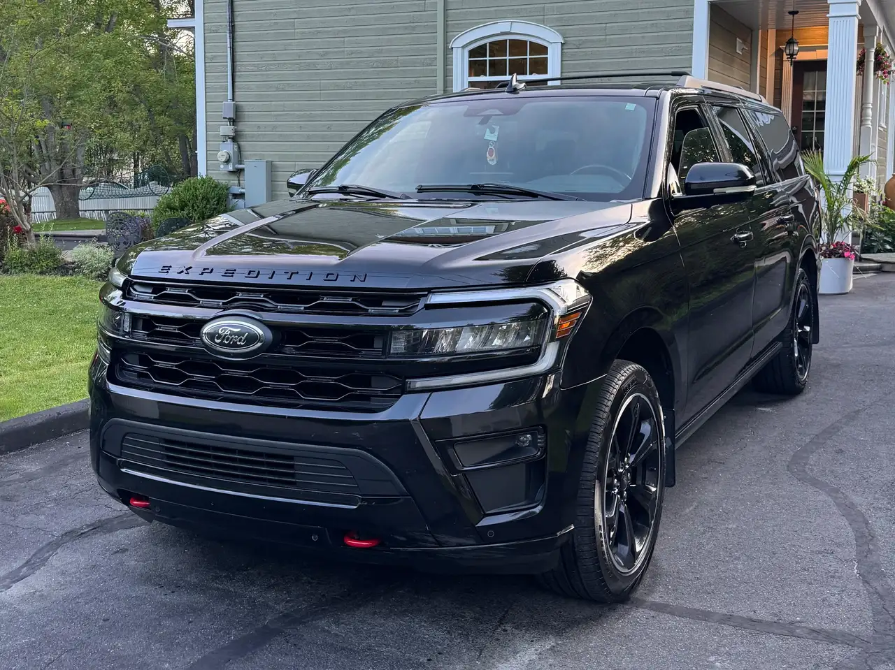 Ford Expedition - Image 10