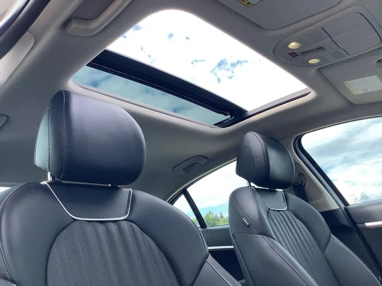 Genesis G70 - Image 27