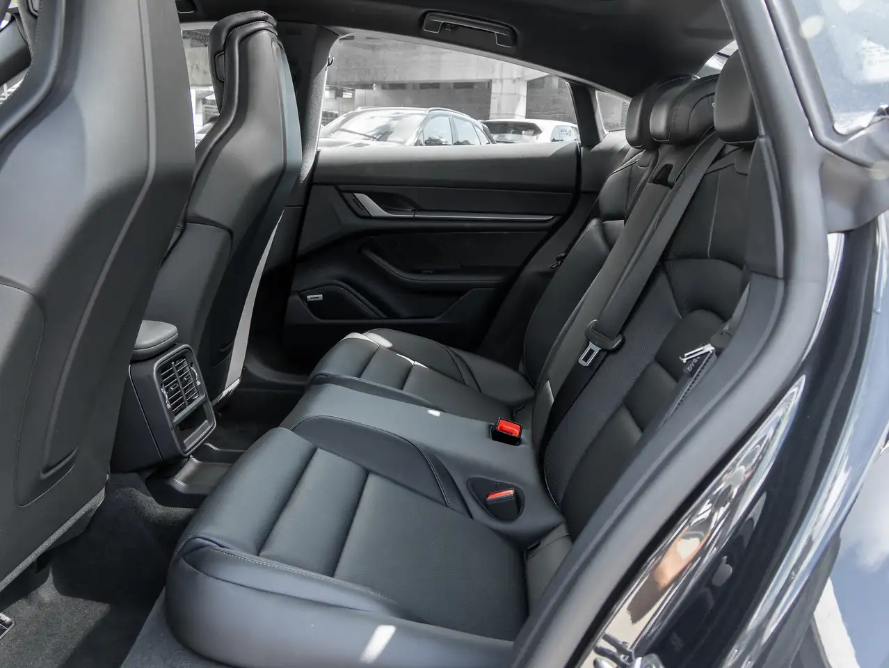 Porsche Taycan - Image 20