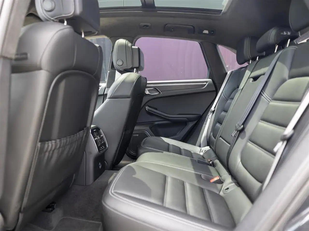 Porsche Macan - Image 22