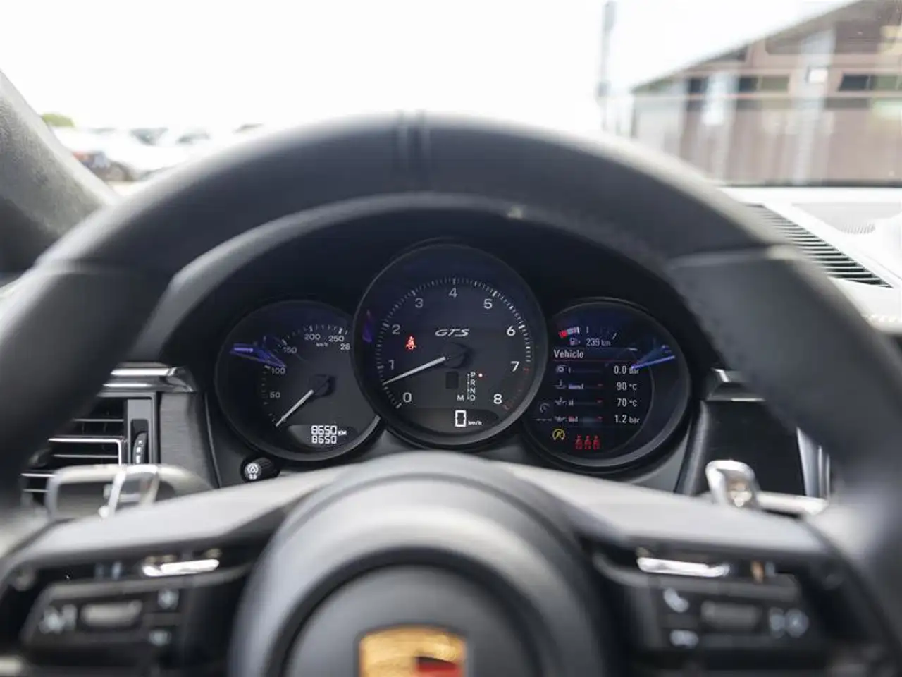 Porsche Macan - Image 32