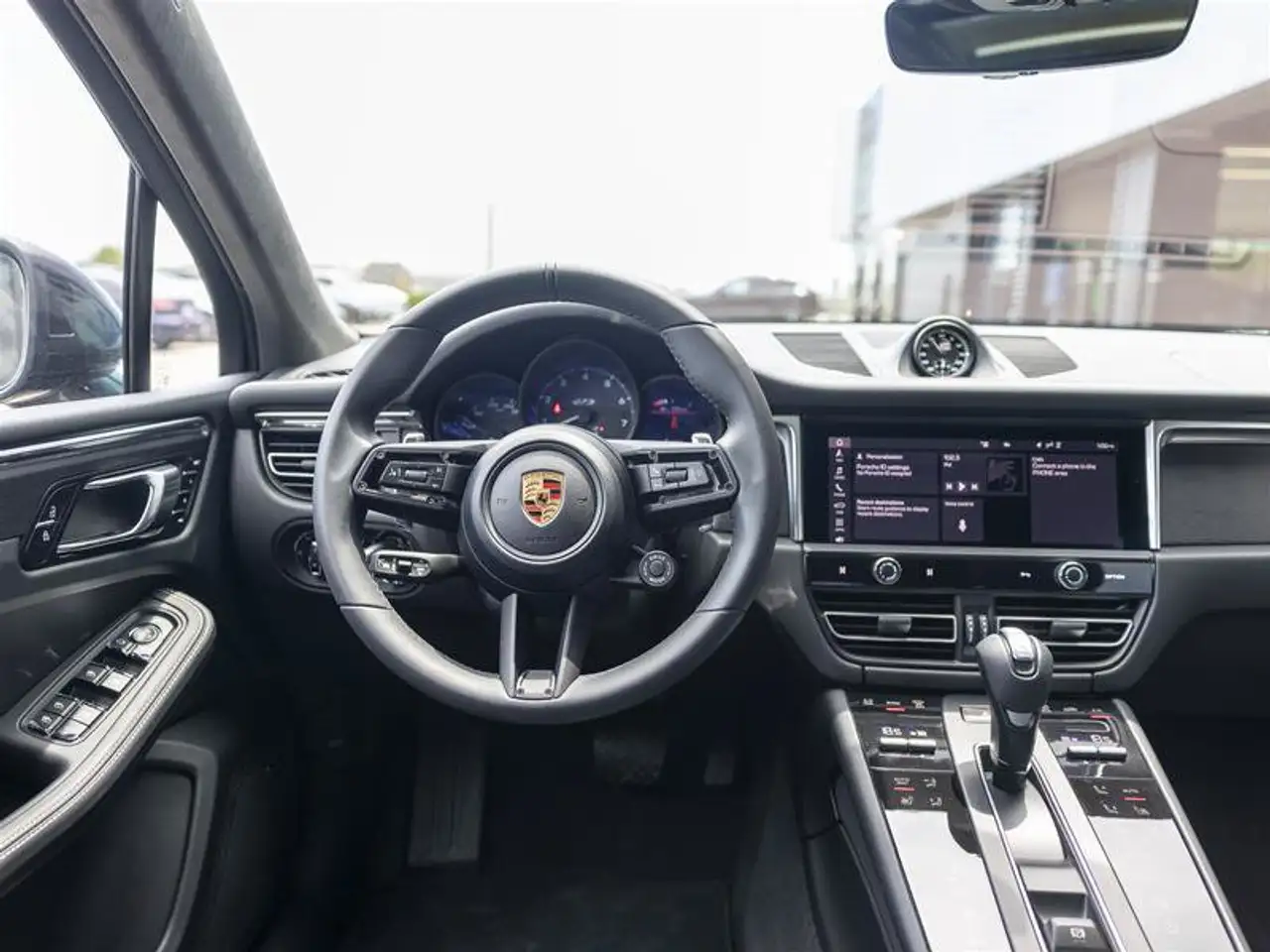 Porsche Macan - Image 28