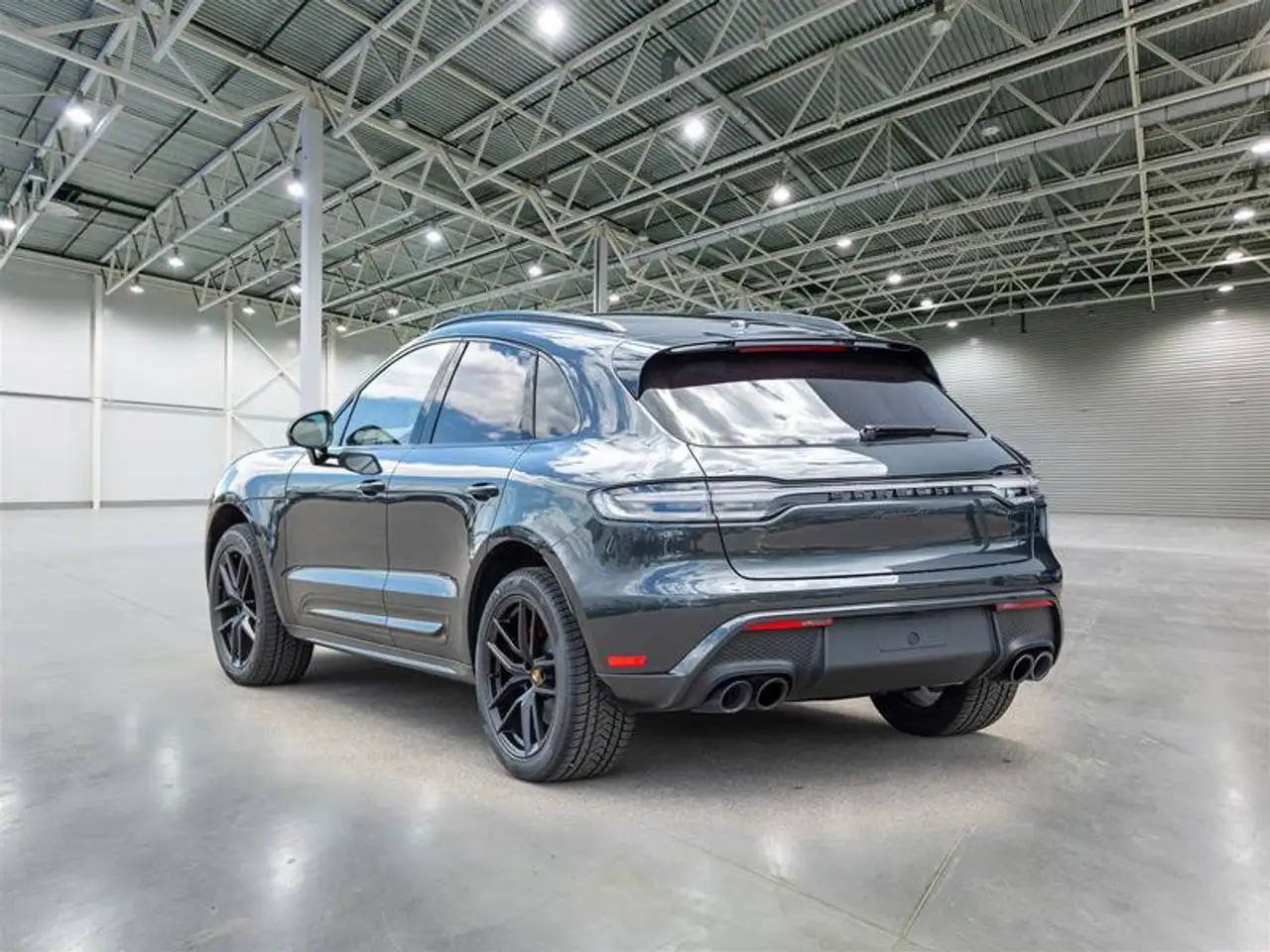 Porsche Macan - Image 4