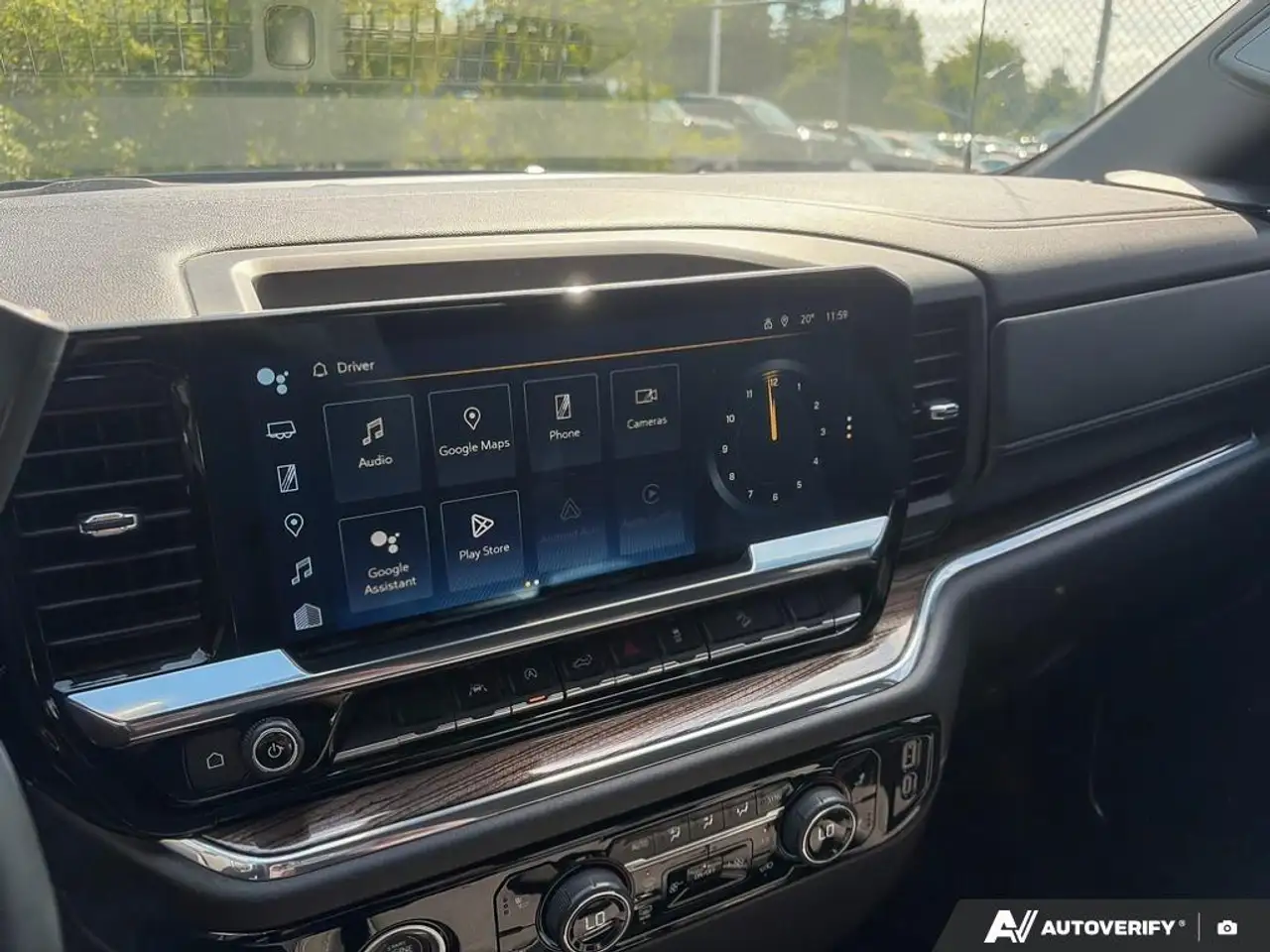 Chevrolet Silverado 1500 - Image 19