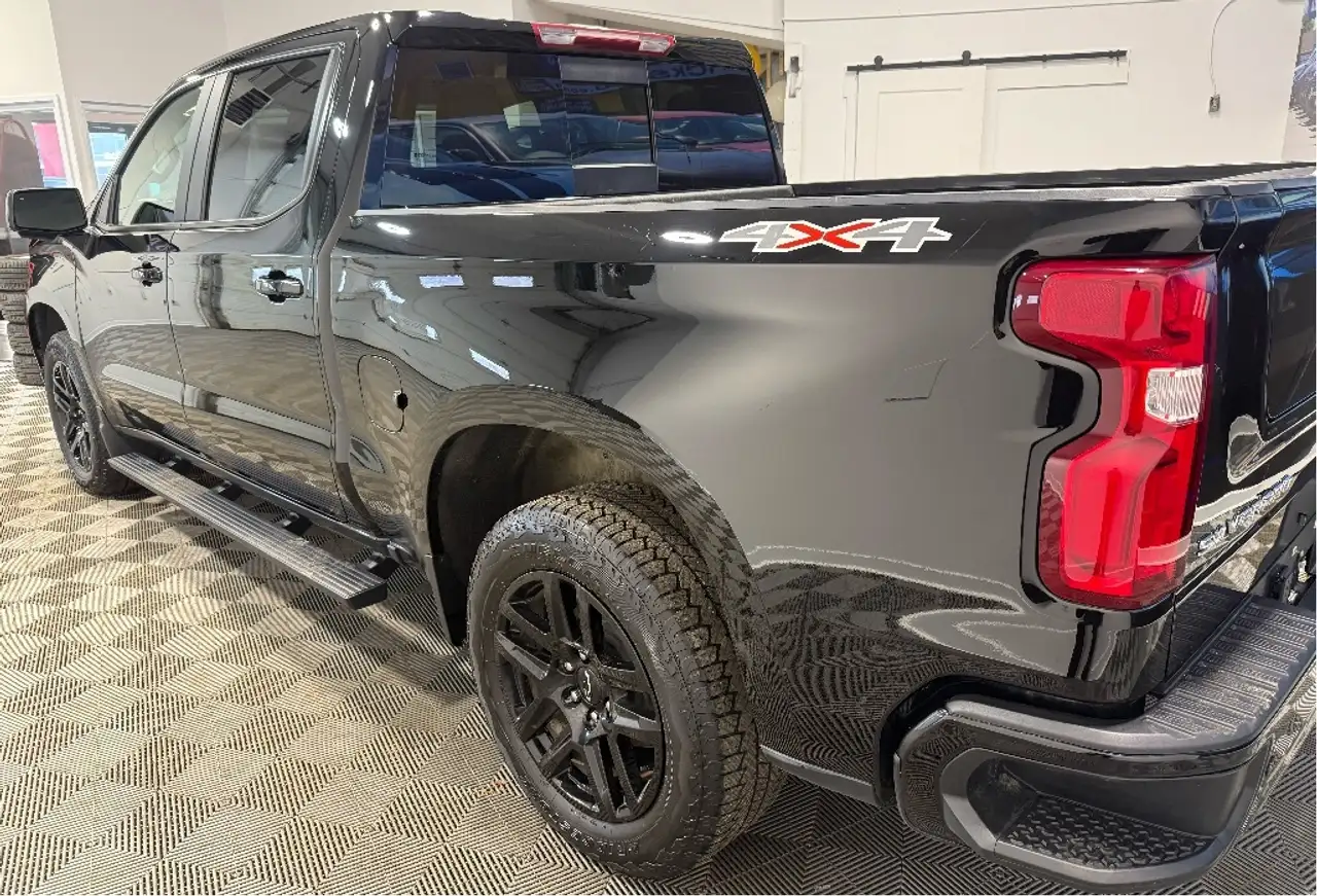 Chevrolet Silverado 1500 - Image 3