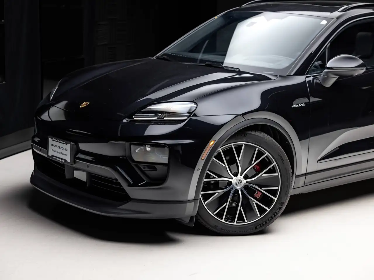 Porsche Macan - Image 33