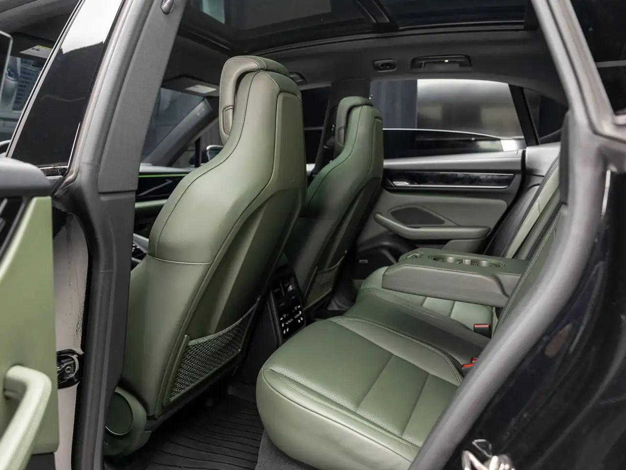 Porsche Macan - Image 27