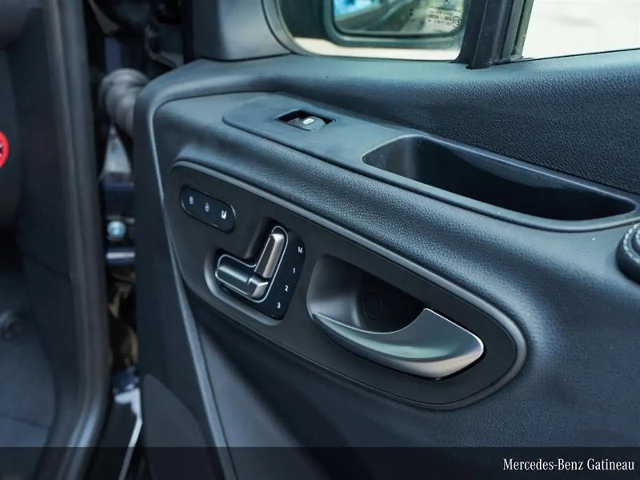 Mercedes-Benz Sprinter - Image 32