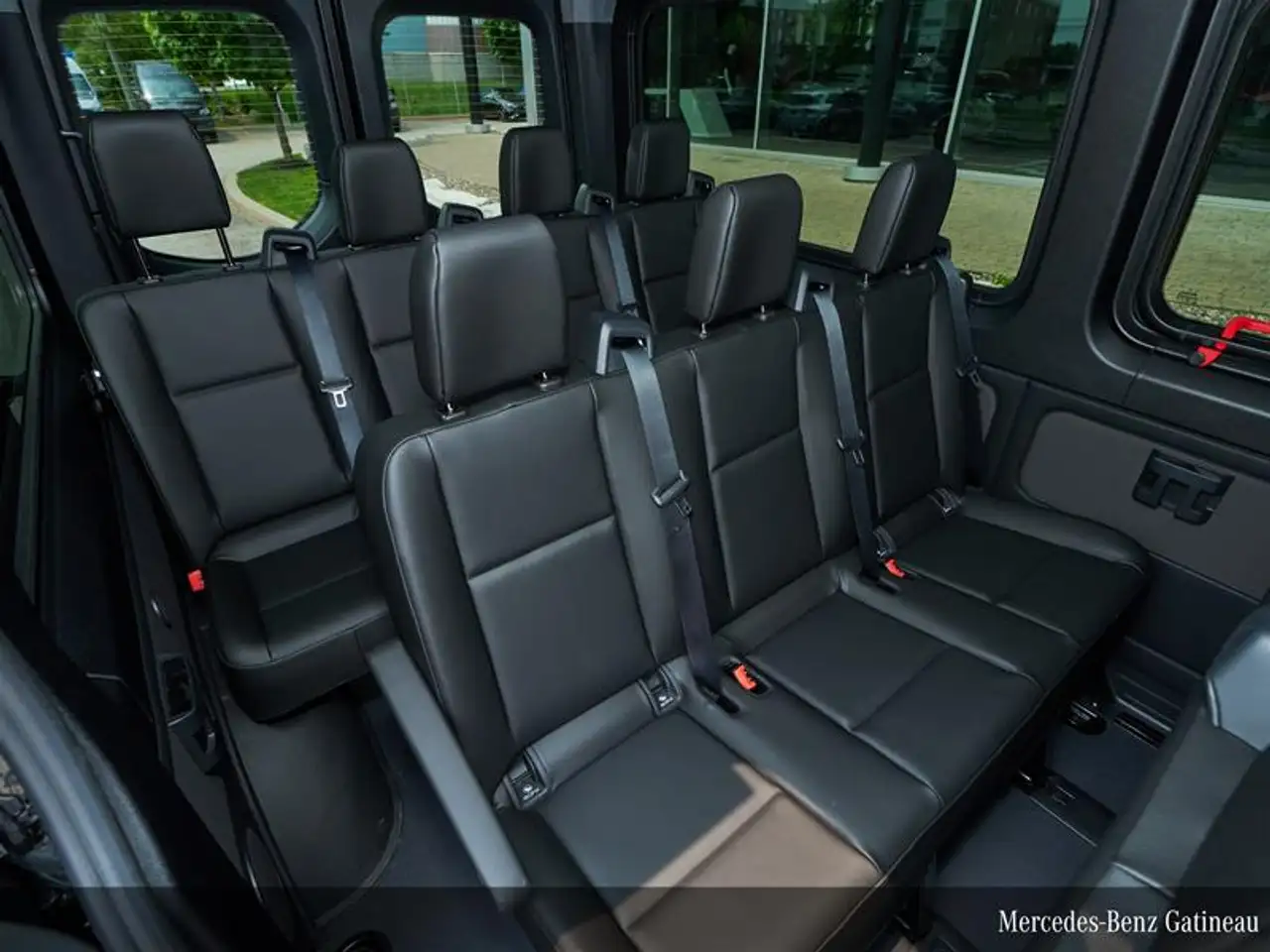 Mercedes-Benz Sprinter - Image 30