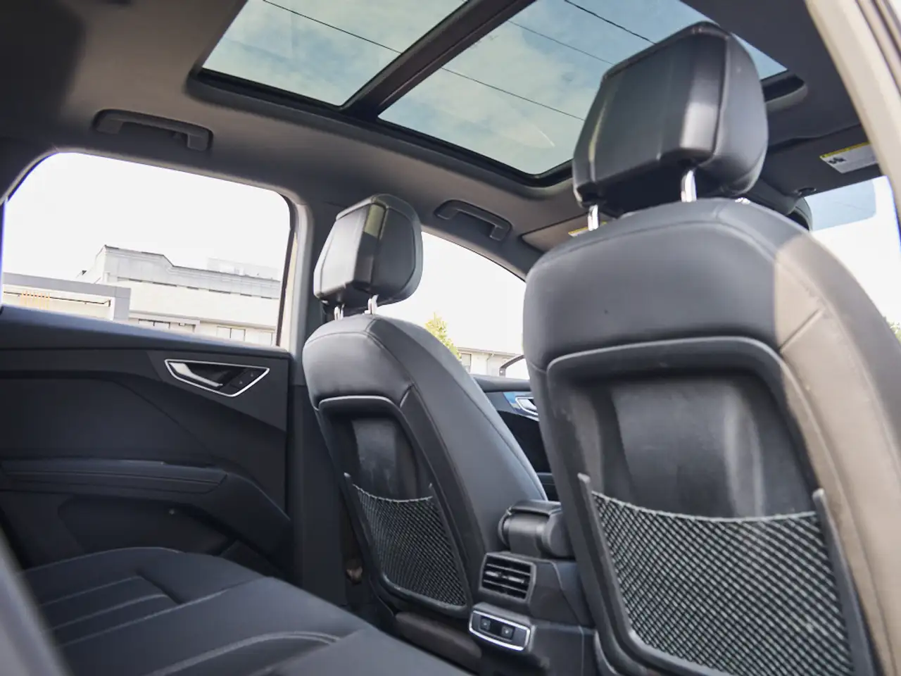 Audi Q4 e-tron - Image 19