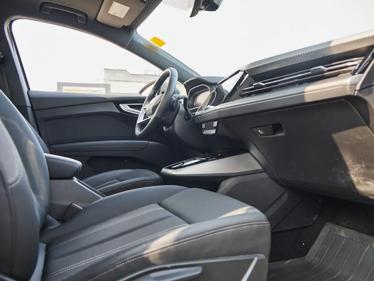 Audi Q4 e-tron - Image 20