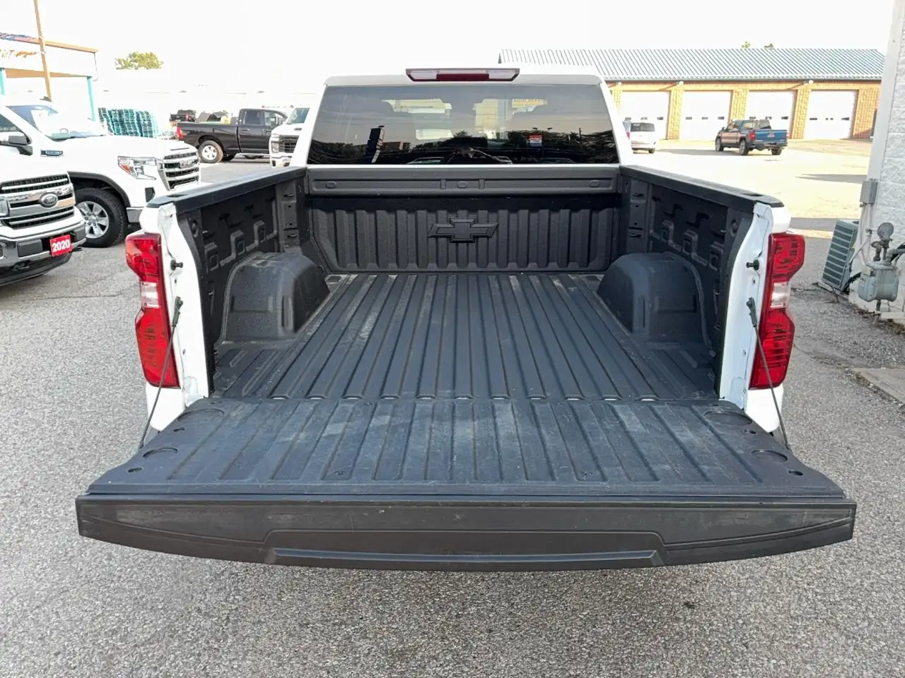 Chevrolet Silverado 1500 - Image 6