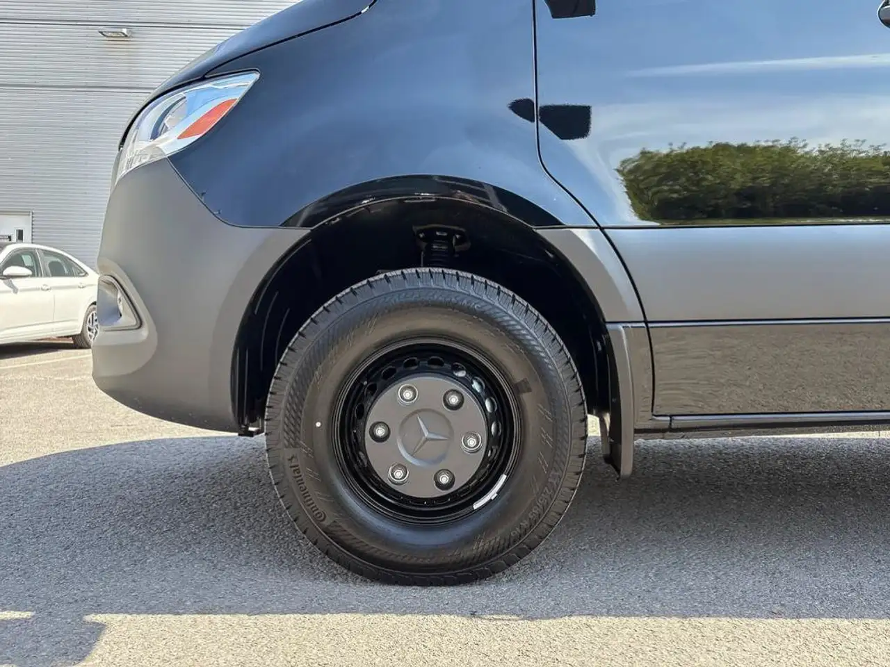 Mercedes-Benz Sprinter - Image 14