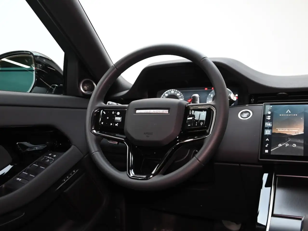 Land Rover Range Rover Evoque - Image 32