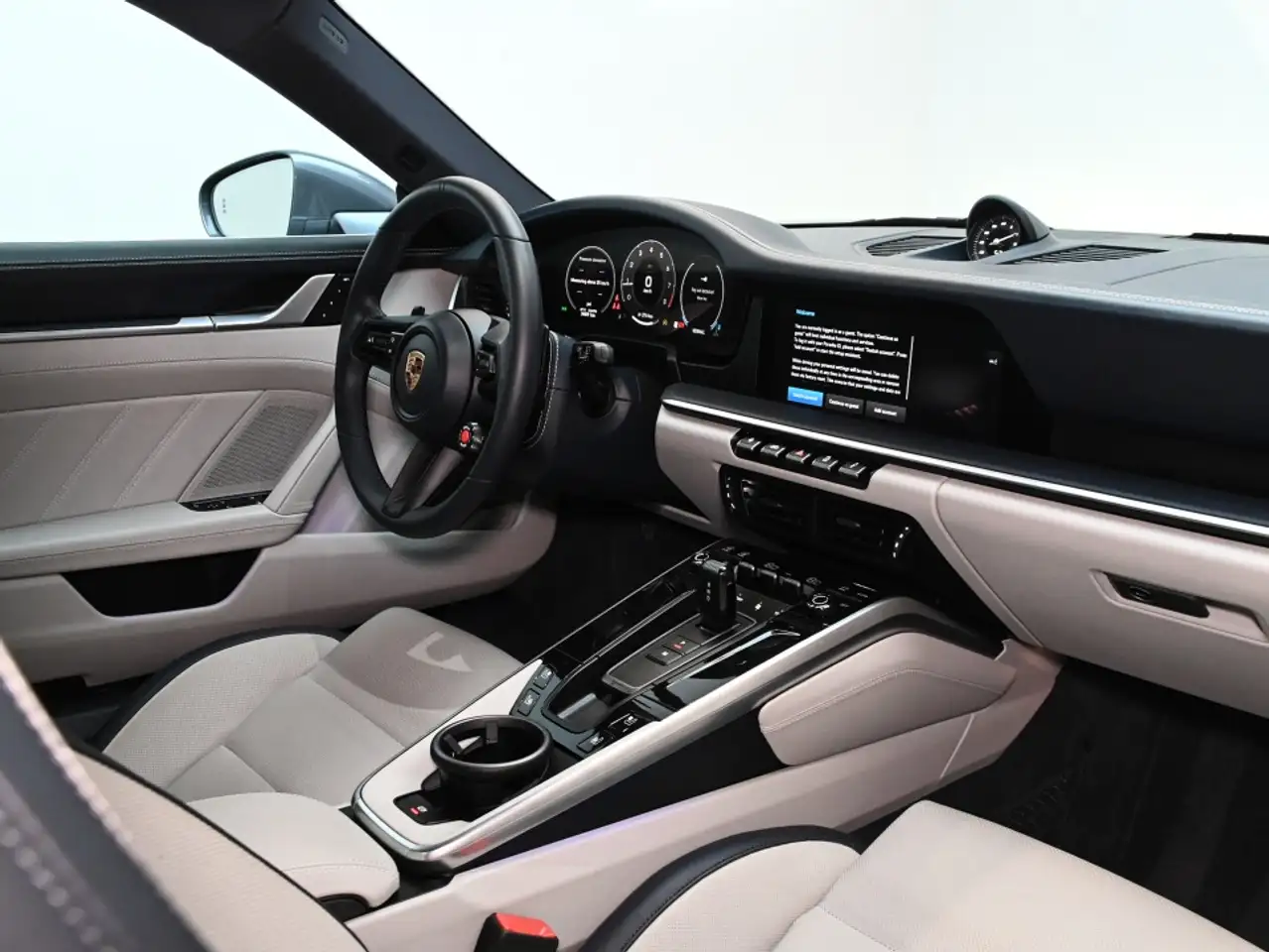 Porsche 911 - Image 16
