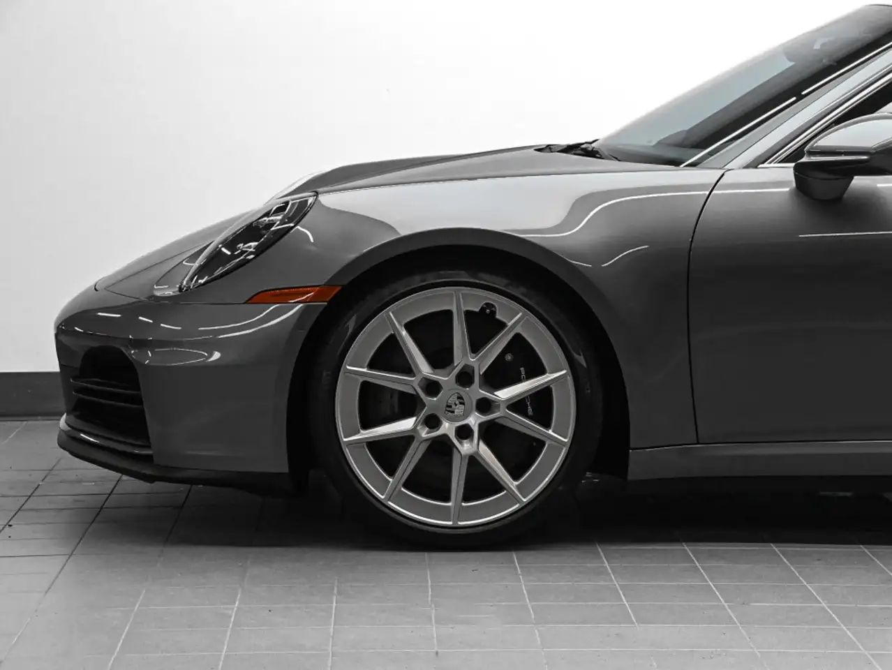 Porsche 911 - Image 10
