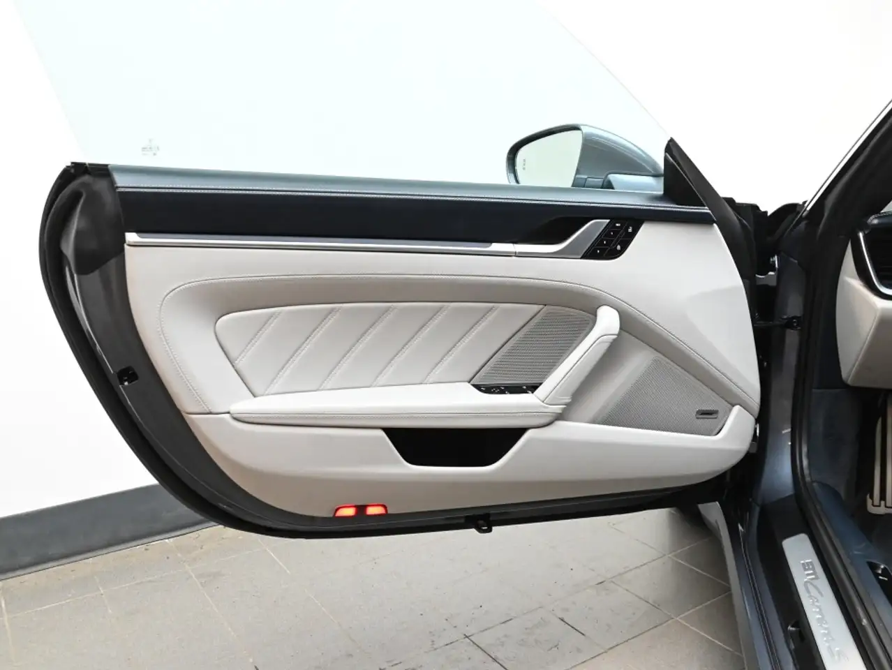 Porsche 911 - Image 32