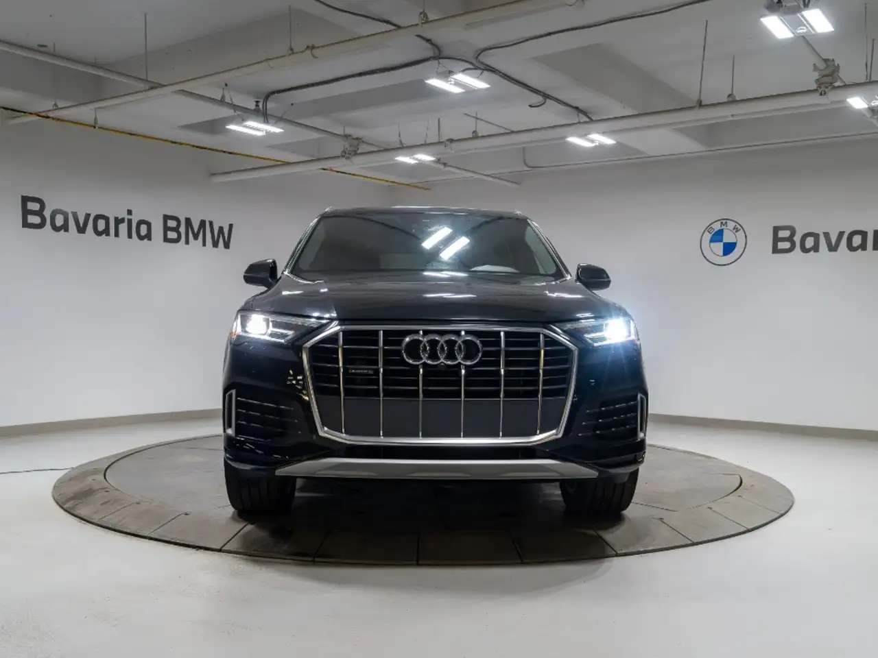 Audi Q7 - Image 8