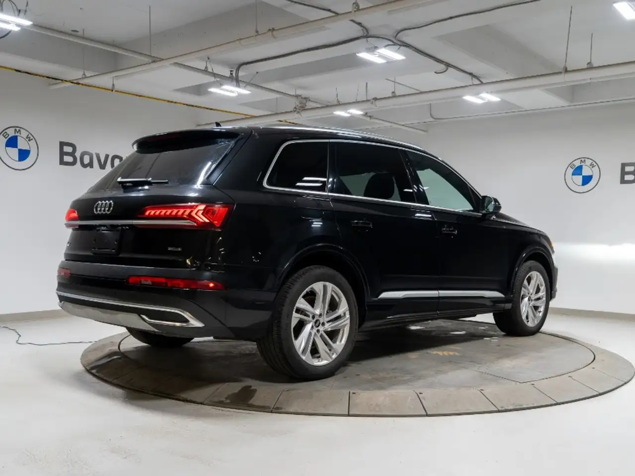 Audi Q7 - Image 5