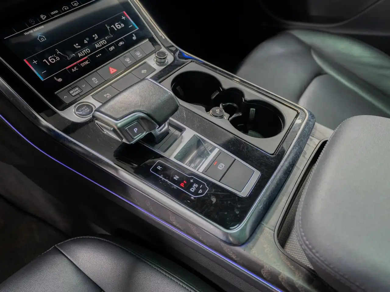Audi Q7 - Image 22