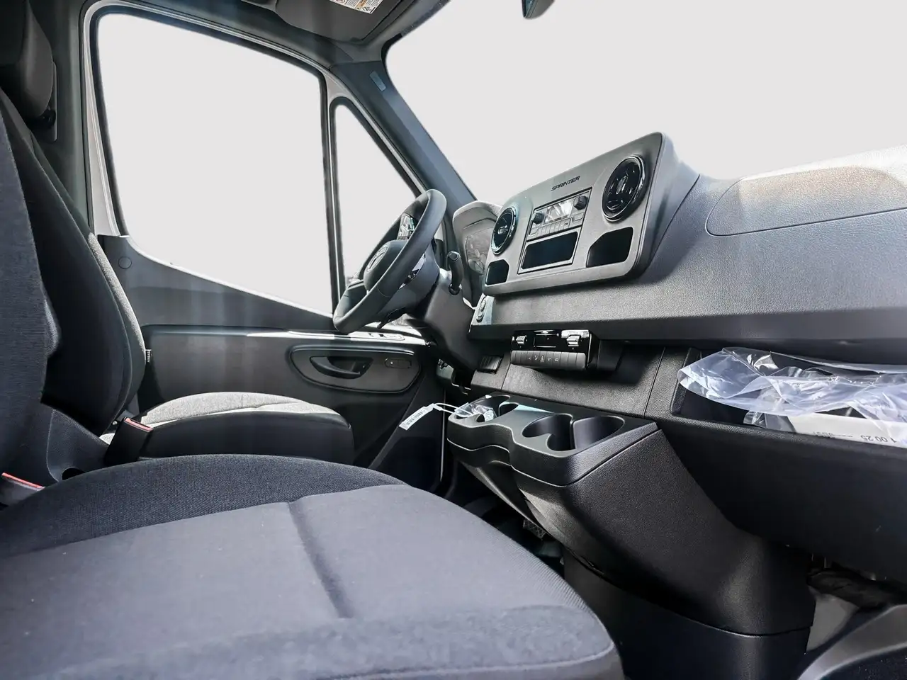 Mercedes-Benz Sprinter - Image 10