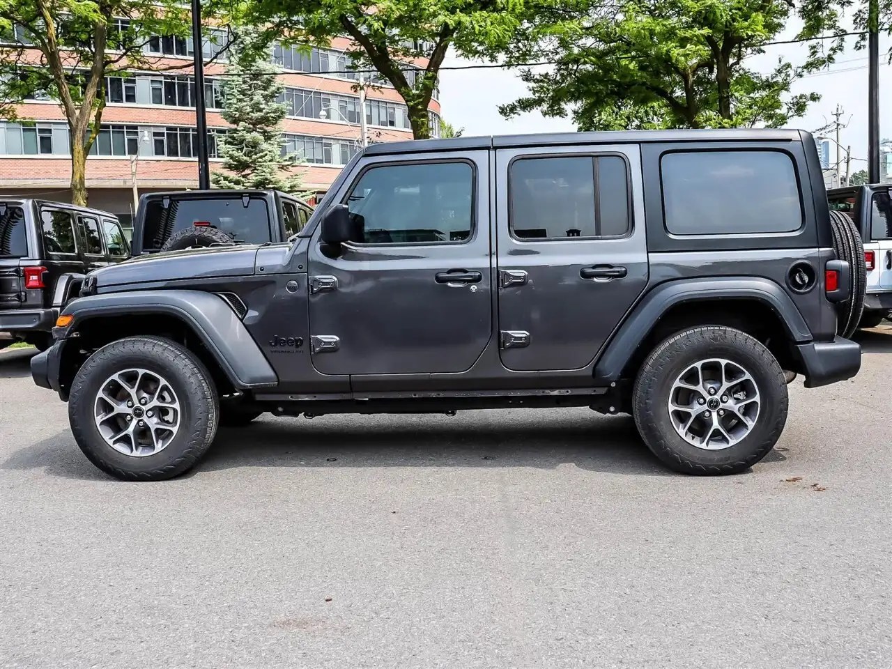 Jeep Wrangler - Image 5
