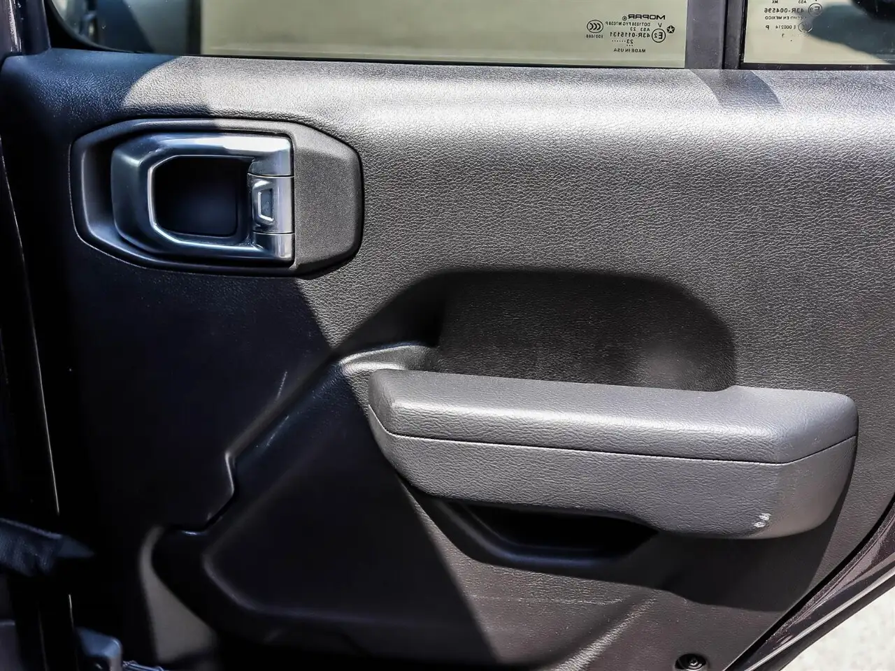Jeep Wrangler - Image 14