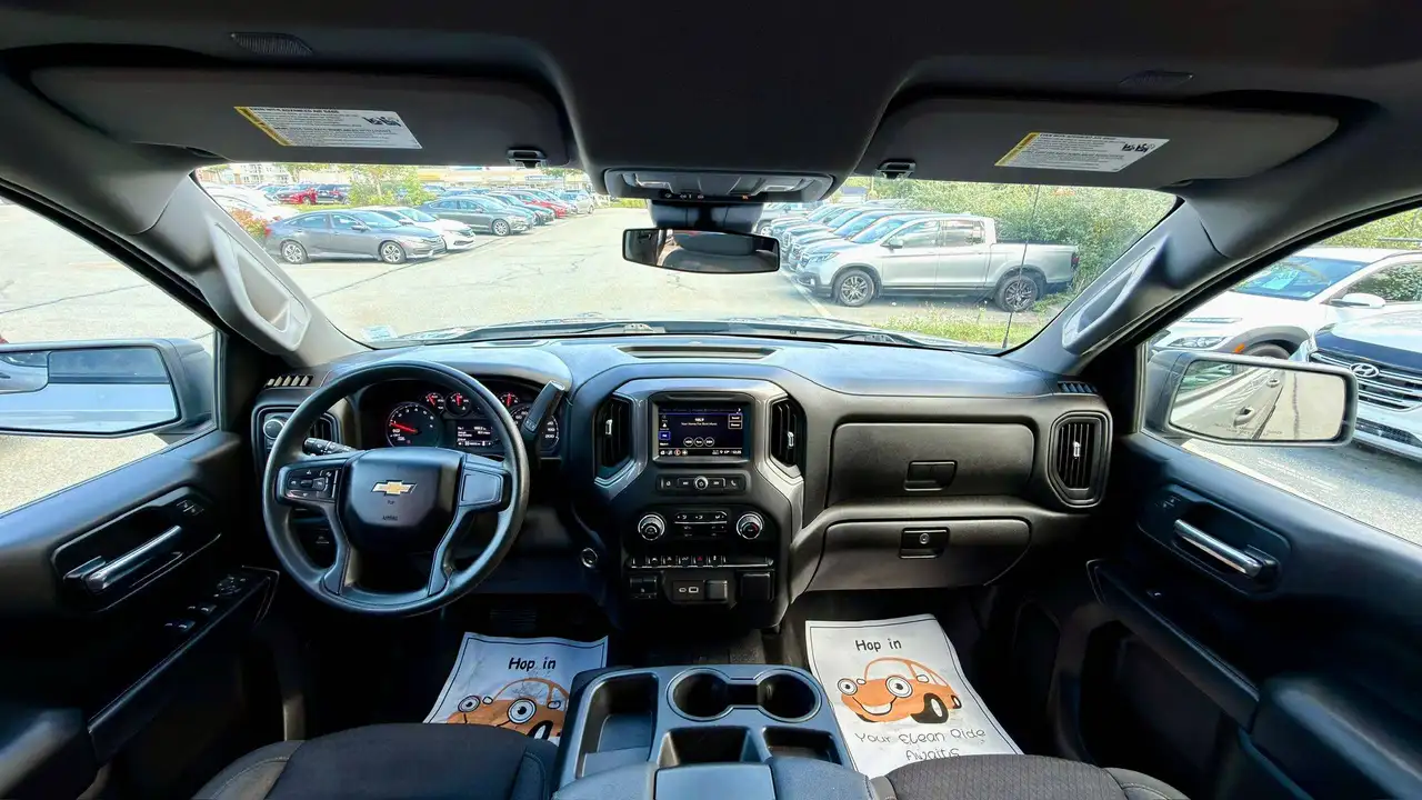 Chevrolet Silverado 1500 - Image 12