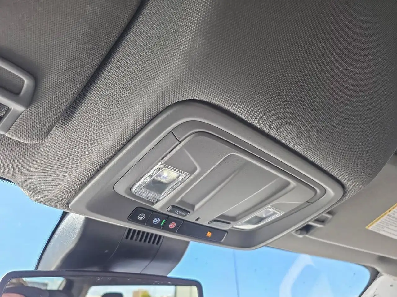 Chevrolet Silverado 1500 - Image 20