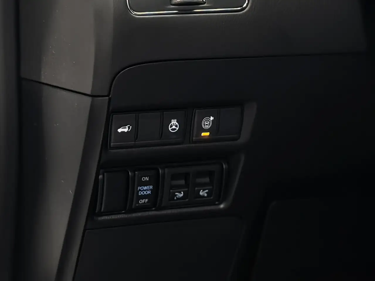 Infiniti QX80 - Image 15